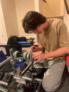 Adjusting the height of the rollers